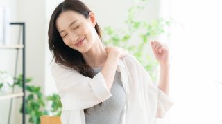 40代女性の肩こりが「ほぐすだけでは」治らない3つの理由